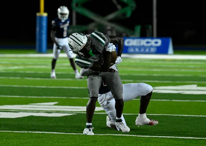 Chaminade-Madonna vs Miami Central Football - Robson Lopes - 08-26-20231028